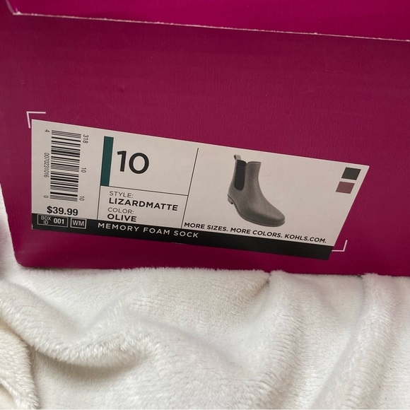 SO Olive Green Lizard Matte Chelsea Rain Boot - Picture 9 of 9